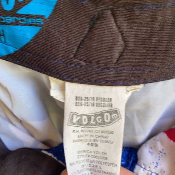Sz 10 Kids Volcom “Pure Function” Boardies - Picture 7 of 11